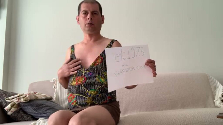 Electrahu: Una ragazza ahu