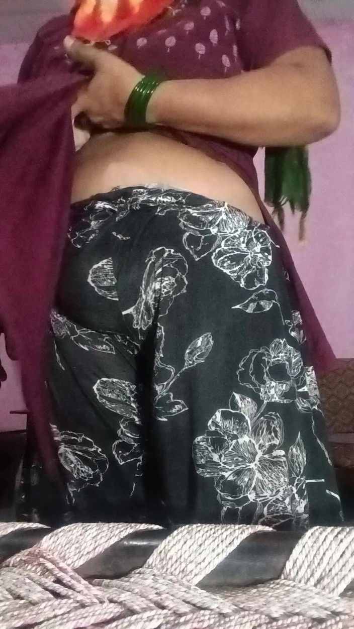 Dimple Romantic: Bhabhi Video
