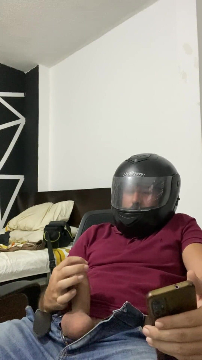 Latin mature king: Messenger masturbuje się do moich zdjęć część 1