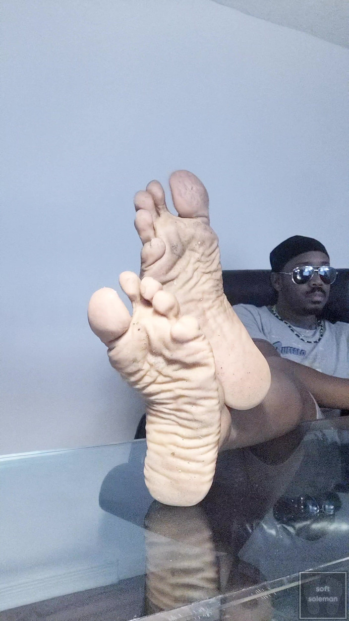 Soft Soleman: Xem đôi chân bẩn thỉu của tôi, trong khi tôi phớt...