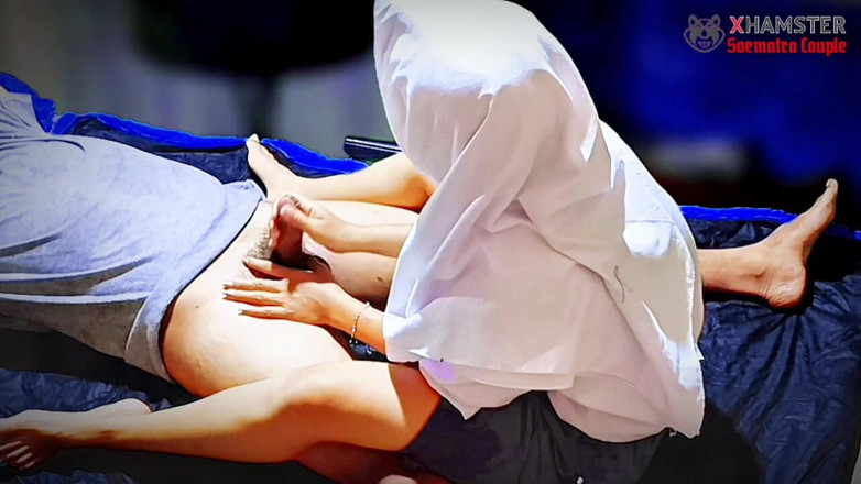 Soematra Couple: เจ้าของหอพักที่พอใจเพราะเขาจ่ายสาย
