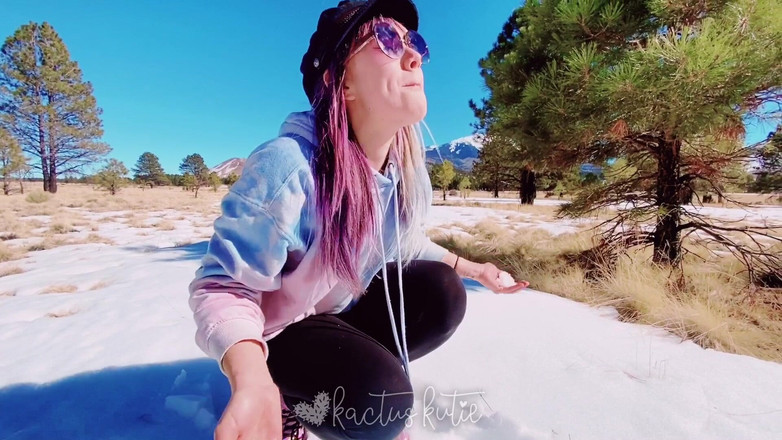 kactus kutie: Pacarmu lagi makan salju kuningnya