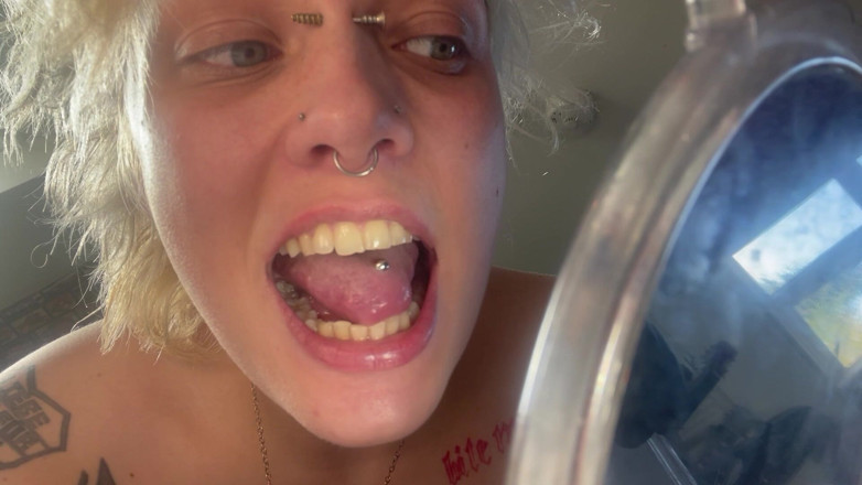 Glitterqueen1999: Tour de boca, úcula, amígdalas dientes, revisión de la vena de...