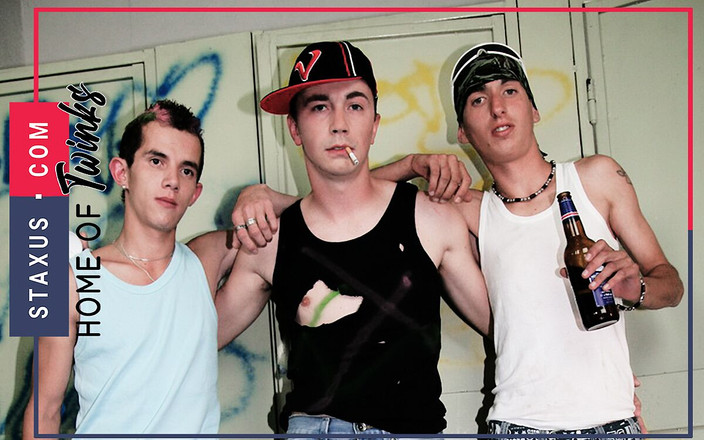 Staxus: Home of Twinks: STAXUS :: Le toilette del college si stanno riempiendo! HD