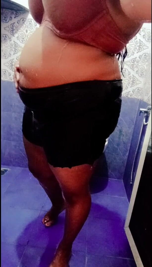 Your Arya: Arya si adik tiri india dengan besar lagi asik di...