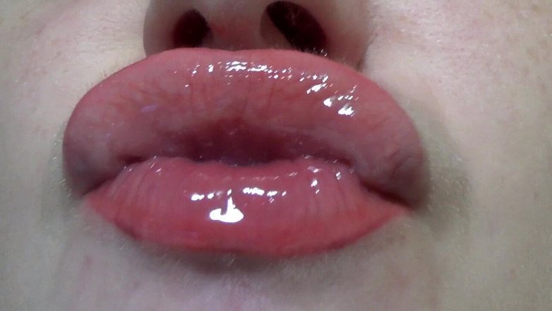 Goddess Misha Goldy: Fetish bibir! Mencium! Gloss bibir!