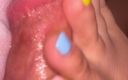 Latina malas nail house: Unghie verdi provocano e bordando la sega