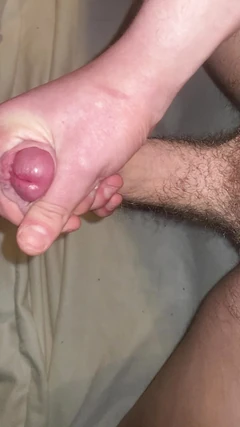 Sissy Twink chỉ cho thấy cách anh ấy sục con cu to của mình