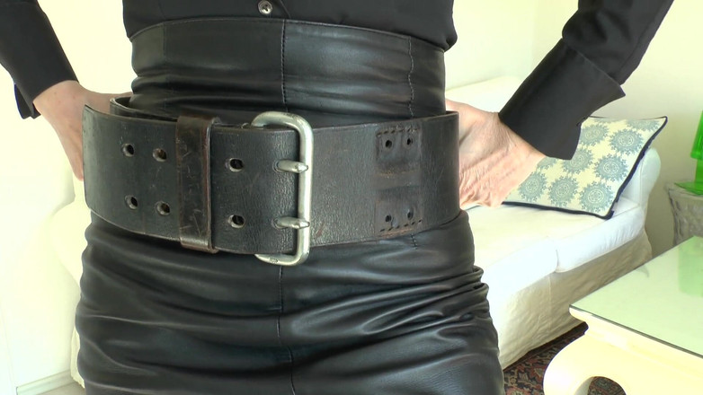 Lady Victoria Valente: Dárek k opasku hasiče Rudi: montáž a porovnání opasku, Lady...