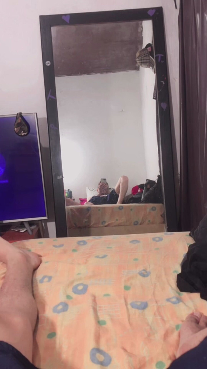 Vital studio: Moja sąsiadka widzi, że się masturbuję i ssie mojego kutasa, aż...