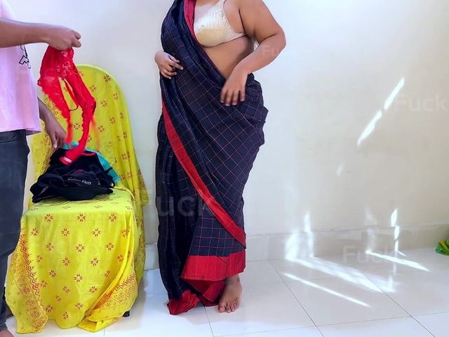 Without Blouse Saree Wearing Gujarati Desi Aunty Fucked by Bra Sells Men (Aria Mia)