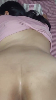 Kocam işten eve geldi ve bana lezzetli bir yemek verdi