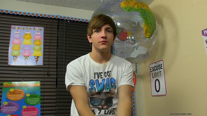 Teach Twinks: First Timer Colby on Set