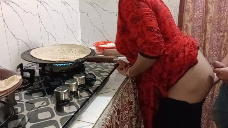 QueenbeautyQB: Indian Step Mom Sex Video in the Kitchen
