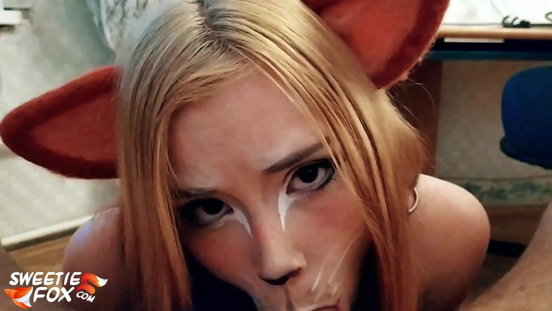 Sweetie Fox: Красуня робить глибокий мінет після гри в костюмі лисиці, сперма в рот