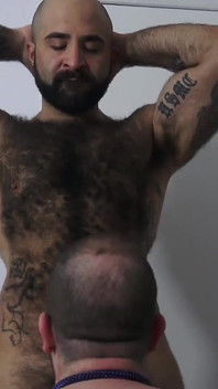 Prezervatifsizbu delikten dövmeli eşcinseller Atlas Grant ve chip genç götten sikişten sonra prezervatifsiz