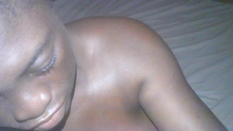 Oladi plenty tv: Cewek semok ini lagi asik ngentot pantat bahenolnya