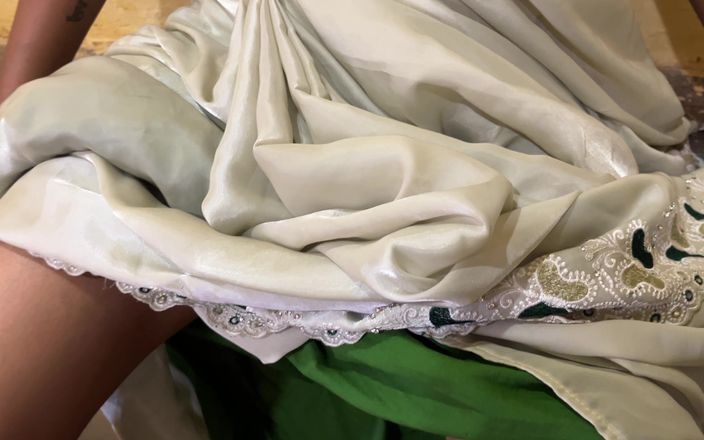 Ritu: Desi bhabhi panas di romantis di hotel dengan dalih saudara...