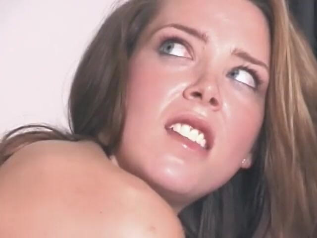 Amateur Den: Amateur girl next door