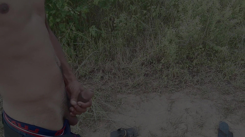 Fuckkkker: Uma garota do interior fodendo duro em sua buceta molhada...