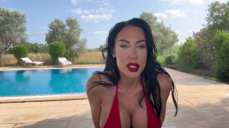 Mila Amora: Spoiled Wife Holiday Cuck