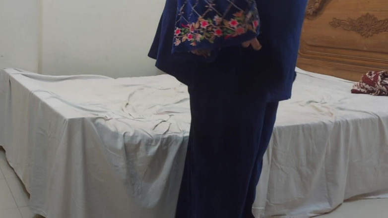 Your Boy's Cum: Malaysisk BBW office girl knullad av chef!