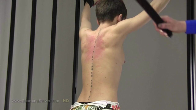 Spanking Server: Sasha prigione frusta senza preservativo
