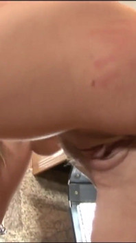 Interracial-sex mit Jordan Kingsley, einer versauten MILf, mit sexy tattoos und blonden haaren will einen bbc und trinkt sperma