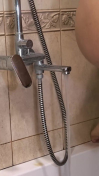 Karım anal seksten önce götünü temiziyor. Lavman. Ep 30631