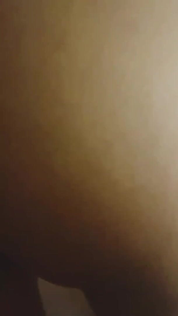 Delia Sugar: Creampie sporco dopo una scatenata serata di festa