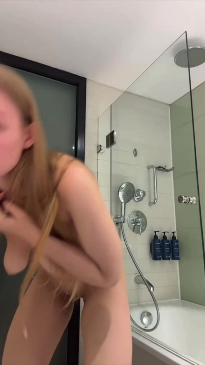 JuiceLussie: Masturbation Tight Pussy in the Hotel