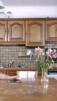 Neuken in de keuken met heerlijke Kleine Spaanse brunette Briseida Myers