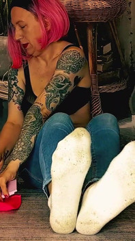 Lady angela macht make-up, während du auf meine schmutzigen weißen socken, MILf-jeans anstarrst