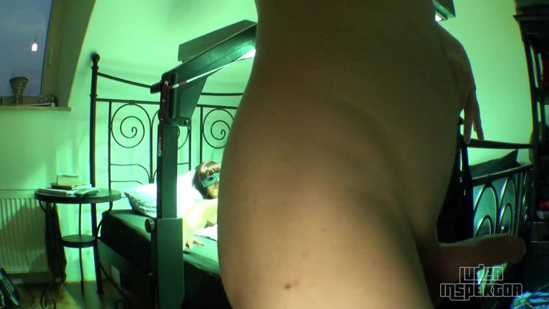 Luder-Inspektor: Surprised and Fucked Naked