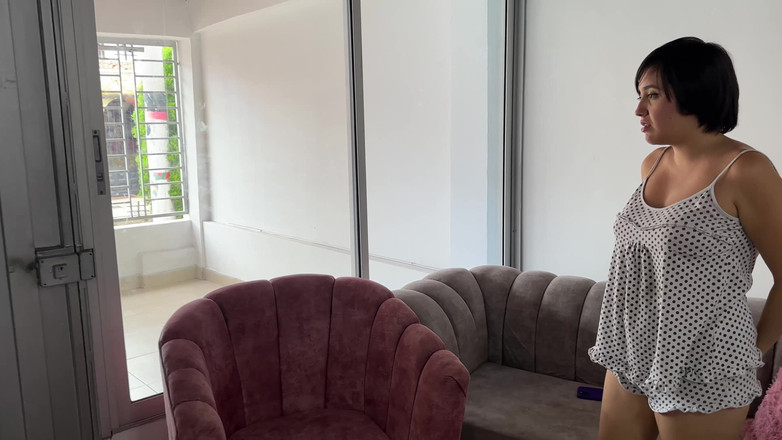 ManuelaAlvarez: Oh hayır, ev sahibim geliyor ve kirasını ödemek için nakit param...