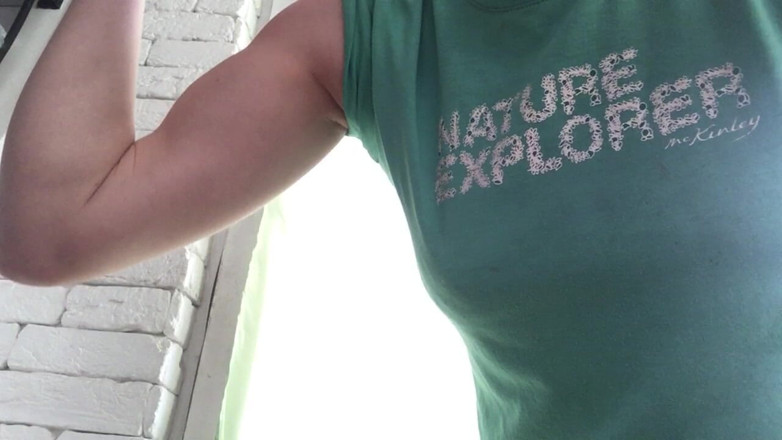 Risky Hairy Couple: Visar mina biceps för dig