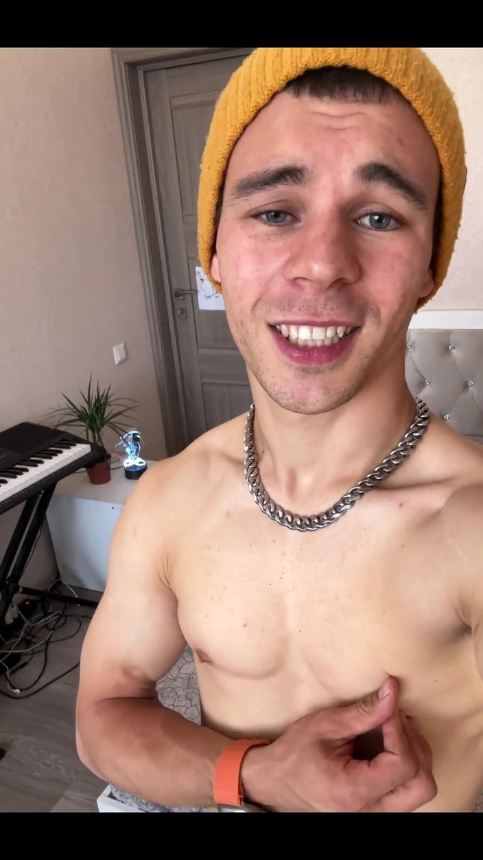 Max_Russell: Jugando con pezones