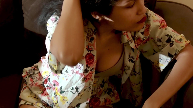 Anjalisingh_sexy: Une fille desi se masturbe après un bain dans la...