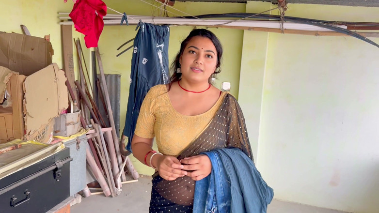 Hotty_ragini: Saya pergi ke rumah bhabhi semasa bercuti musim panas dan...