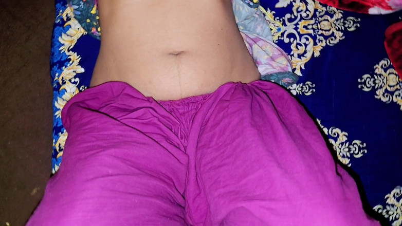 Faryal: Une bhabhi indienne desi taille une pipe baveuse