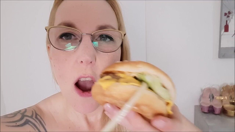 Sally Secret: Deliciosul meu burger suculent de pipi!!
