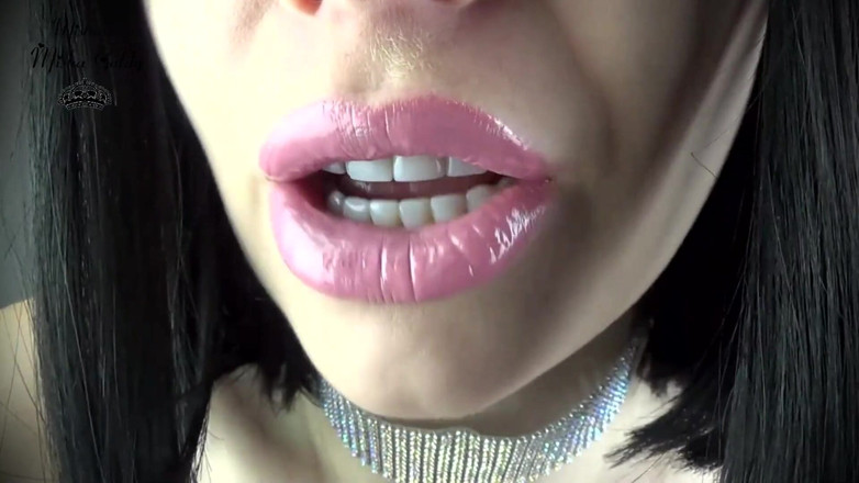 Goddess Misha Goldy: Let's fantasize about my sexy pink lips