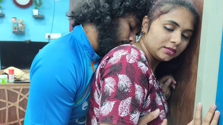 Vaishnavysharunraj: Hot Couple Romantic Kiss