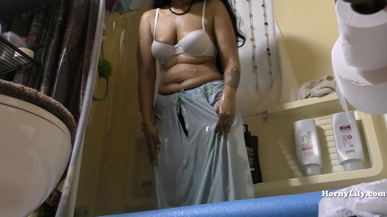 Sexy Lily: Pembantu rumah India Selatan membersihkan dan mandi