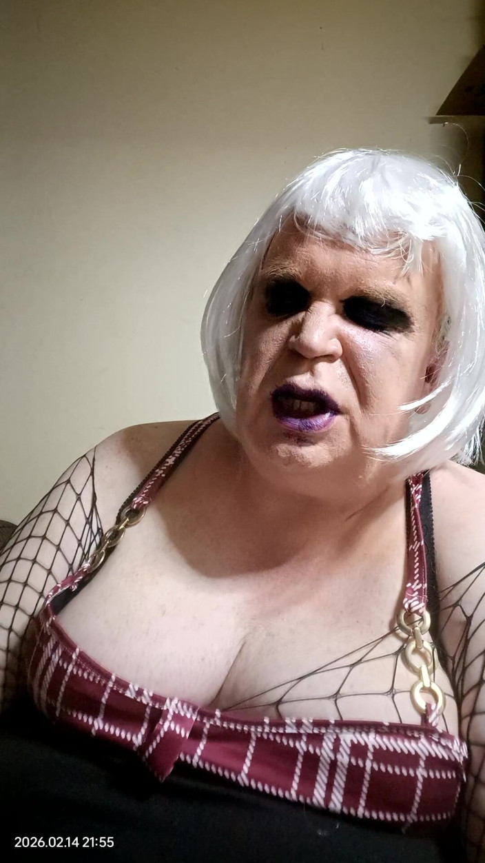 Stephanie-Nicole-TV: BBW-TV ist eine schlampe und wichsanleitung