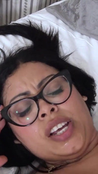bare stanon vaali laitina ek nee hasina ka parikshan karti hai. Lolla smith Pepeporn par porn sikhaati hai