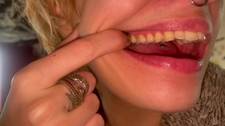 Glitterqueen1999: Tour Mulut Tanpa Solek Kiraan Gigi Uvula Check Tonsil