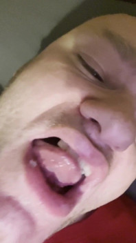 Aku lagi sange berat nih, aku nggak bisa muasin memekku