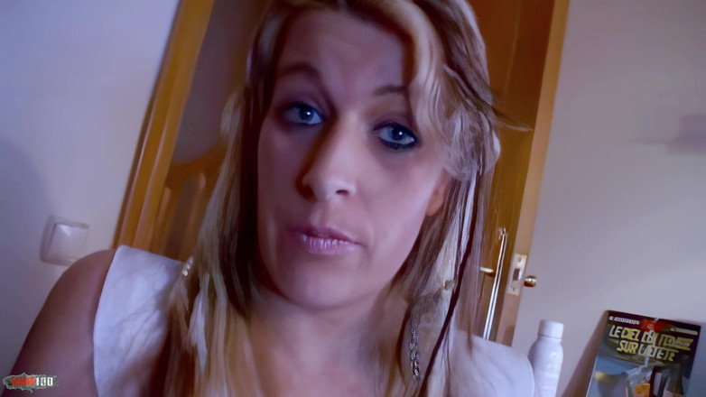 MMM100: Tigra: Rychlý malý rozhovor ve francouzštině s krásnou blonďatou milfkou...