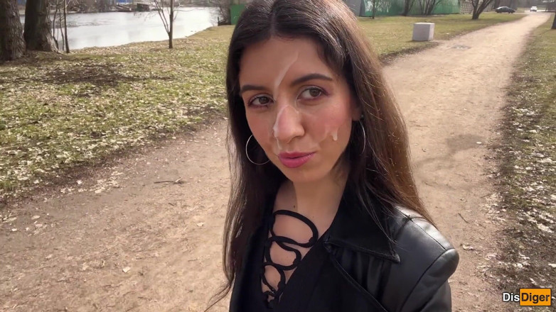 Dis Diger: Sborra sul viso di una ragazza in modo che possa...